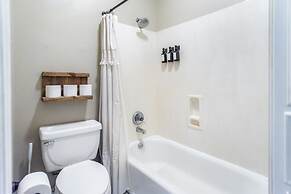 Stunning Riverside Retreat With Private Pool 5 Bedroom Home by RedAwni