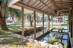 Stunning Riverside Retreat With Private Pool 5 Bedroom Home by RedAwni