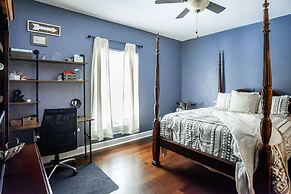 Stunning Riverside Retreat With Private Pool 5 Bedroom Home by RedAwni