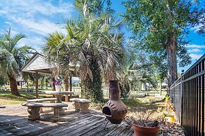 Stunning Riverside Retreat With Private Pool 5 Bedroom Home by RedAwni