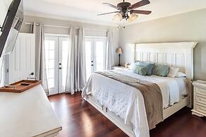 Stunning Riverside Retreat With Private Pool 5 Bedroom Home by RedAwni