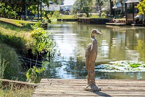 Stunning Riverside Retreat With Private Pool 5 Bedroom Home by RedAwni