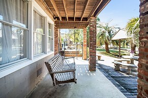 Stunning Riverside Retreat With Private Pool 5 Bedroom Home by RedAwni