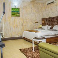 Ugwis Hotel and Suites