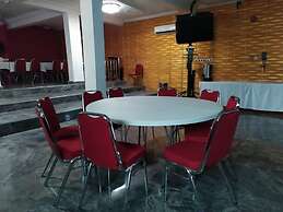 Ugwis Hotel and Suites