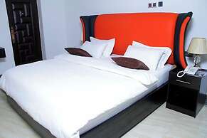 Ugwis Hotel and Suites