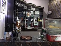 Ugwis Hotel and Suites