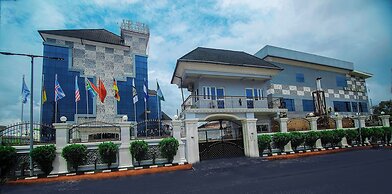 Ugwis Hotel and Suites