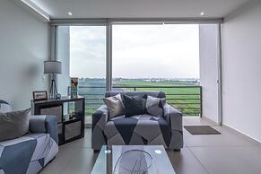 Modern Apartment with Terrace and Pool