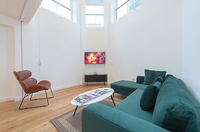 Exquisite 3BR Duplex Apartment, Air-con& Amenities