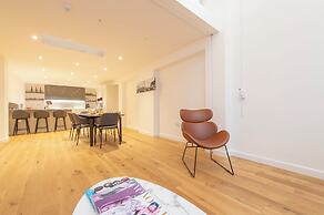 Exquisite 3BR Duplex Apartment, Air-con& Amenities