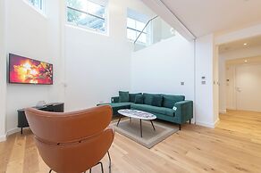 Exquisite 3BR Duplex Apartment, Air-con& Amenities