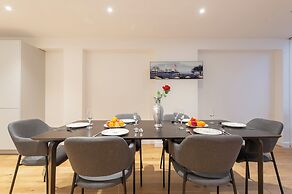 Exquisite 3BR Duplex Apartment, Air-con& Amenities