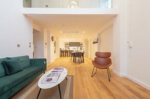 Exquisite 3BR Duplex Apartment, Air-con& Amenities