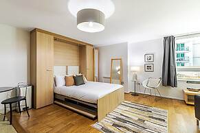 Modern Studio Apartment - St Georges Wharf