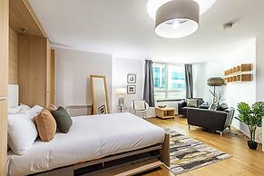 Modern Studio Apartment - St Georges Wharf