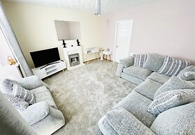 Stunning Double Bedroom House Closer to the sea