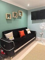 Park Avenue Luxury Apartment in London
