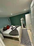 Park Avenue Luxury Apartment in London