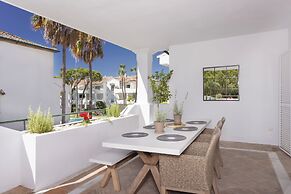 3 Bedroom, 3 Bathroom Beachside Apartment