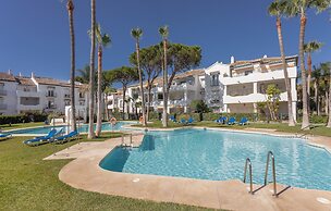 3 Bedroom, 3 Bathroom Beachside Apartment