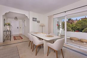 3 Bedroom, 3 Bathroom Beachside Apartment