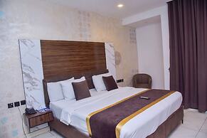 Formula 2 Hotel and Suites