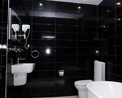 Formula 2 Hotel and Suites