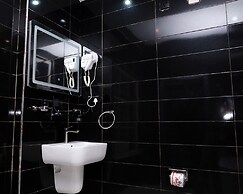 Formula 2 Hotel and Suites