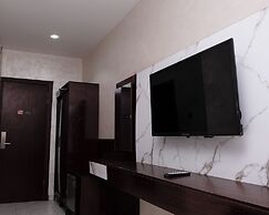 Formula 2 Hotel and Suites