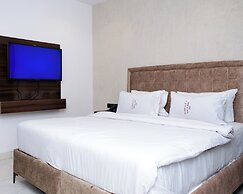 Formula 2 Hotel and Suites