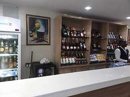 Formula 2 Hotel and Suites