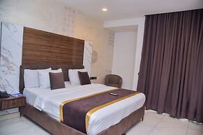 Formula 2 Hotel and Suites