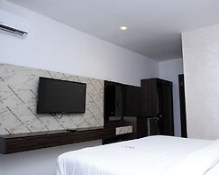 Formula 2 Hotel and Suites