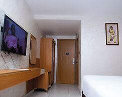 Formula 2 Hotel and Suites