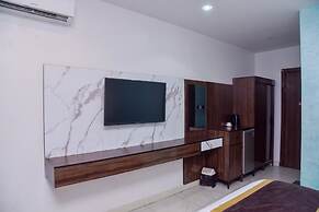 Formula 2 Hotel and Suites