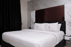 Formula 2 Hotel and Suites