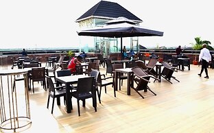 Formula 2 Hotel and Suites