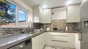 4br-7guests-freeparking-garden-nearmanchester