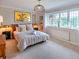 Luxury Riverside Mansion in Marlow