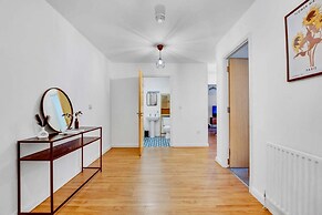 Modern 2-bed Apartment in Stratford