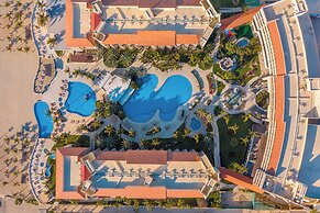 GR Solaris Lighthouse Los Cabos