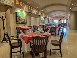 GR Solaris Lighthouse Los Cabos