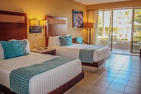 GR Solaris Lighthouse Los Cabos