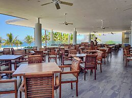 GR Solaris Lighthouse Los Cabos