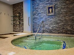 GR Solaris Lighthouse Los Cabos