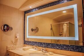 GR Solaris Lighthouse Los Cabos