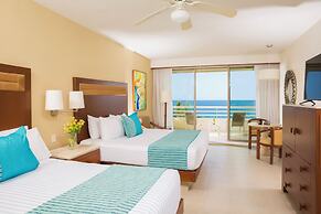 GR Solaris Lighthouse Los Cabos