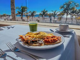 GR Solaris Lighthouse Los Cabos