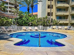 GR Solaris Lighthouse Los Cabos